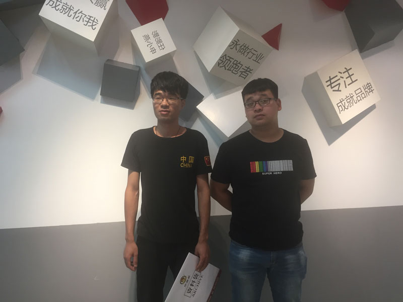 周围几家汉堡加盟店生意都比不过乐而美!