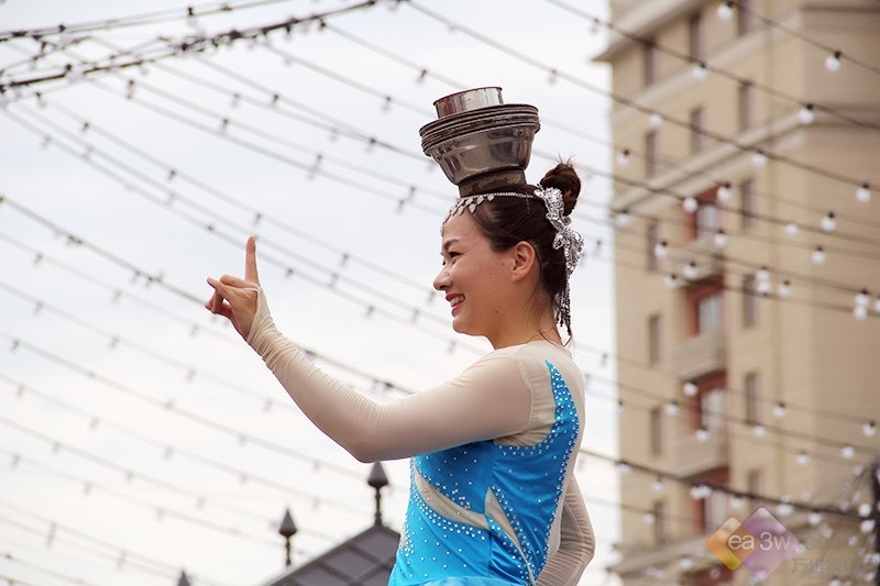 莫斯科革命广场“挤爆了”，原来是中国传统艺术太“惹火”
