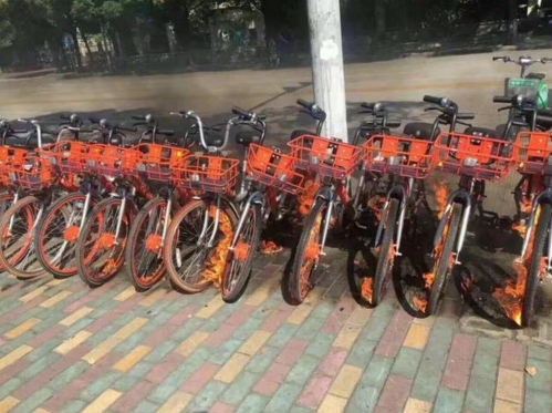 摩拜单车“轮胎自燃”照流出疑为ps 摩拜称已报警