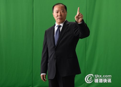 茅台集团董事长袁仁国受央视邀请拍摄“国家品牌计划——致敬这五年”