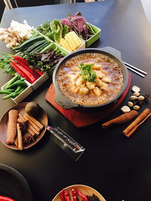 ​想要进军餐饮界，喵主鱼仆啵啵鱼给你开道