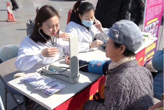 滨州玛丽亚医院开展志愿者＂惠民义诊＂服务活动