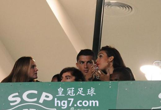 皇冠C罗明年与女友完婚 hg0088世界杯后三喜临门